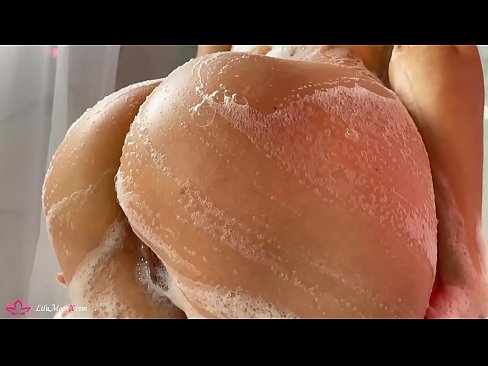 ❤️ Brunette Anapiga Pussy kwa Pussy kwa Vibrator hadi Orgasm kali katika Shower Ponografia yenye ubora ﹏